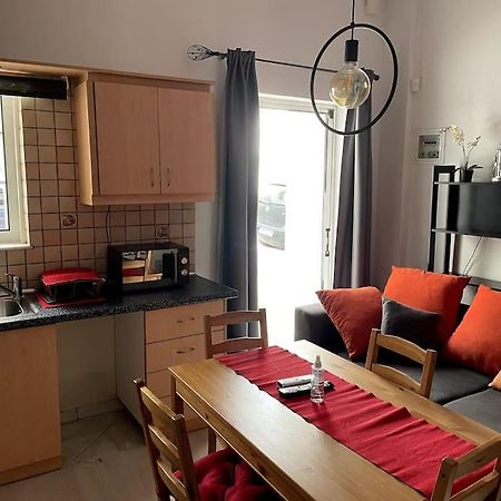 Comfy Apartment With Low Ceiling Attic Athens Exterior photo